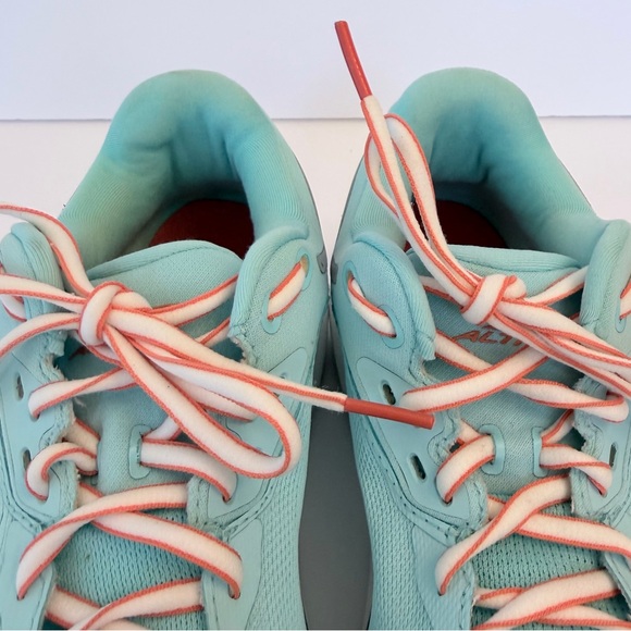 Altra Via Olympus light blue running shoes, Size 7 - Picture 7 of 8